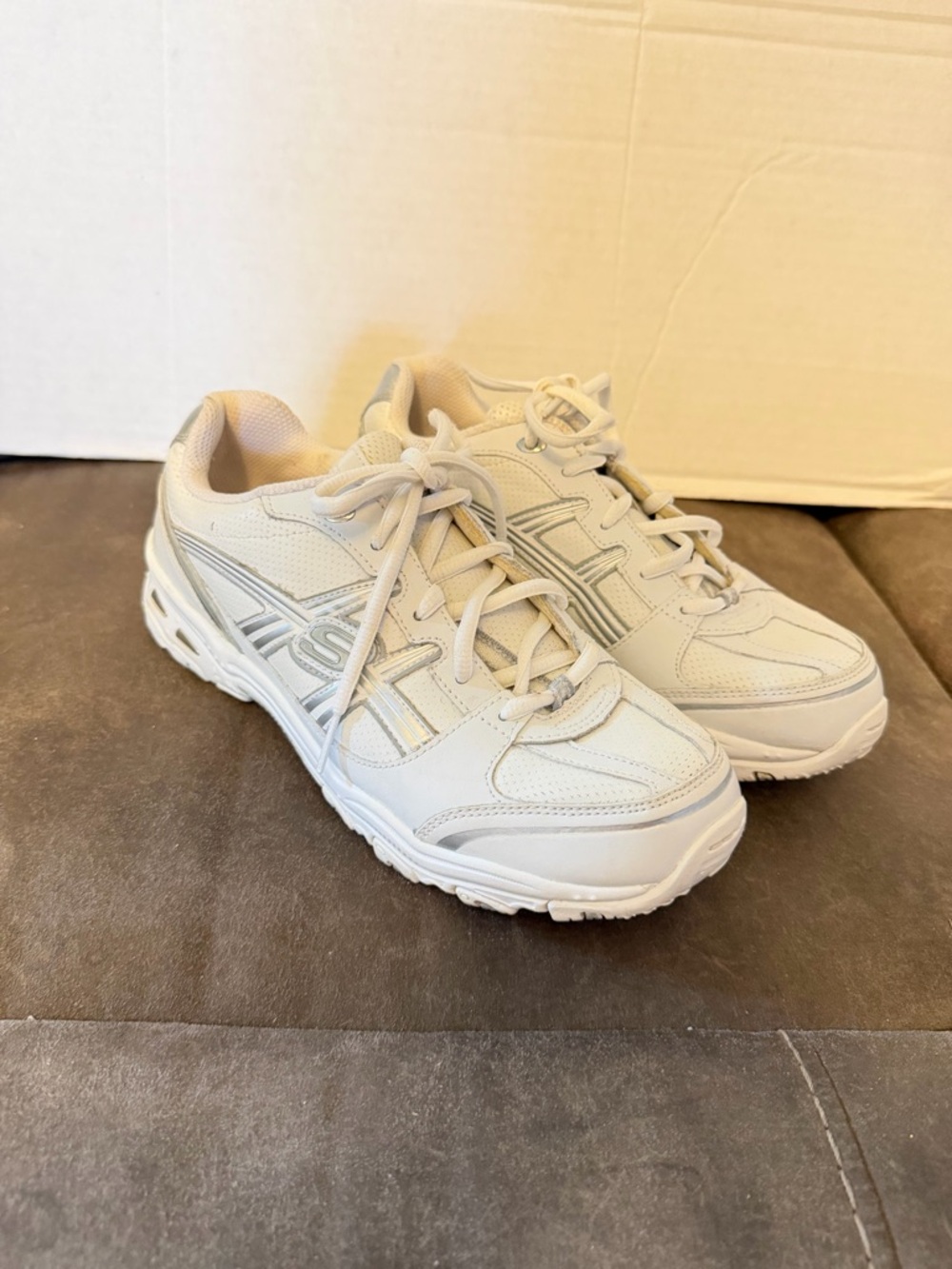 Skechers D Lites FairPlay White Athletic Sneakers women’s size 8